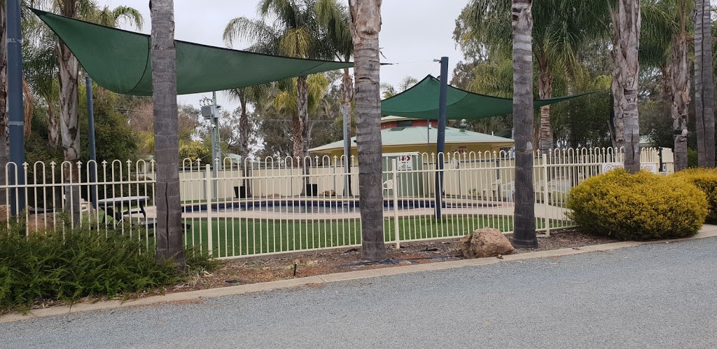 Oasis Caravan Park | 8 Racecourse Rd, Cobram VIC 3644, Australia