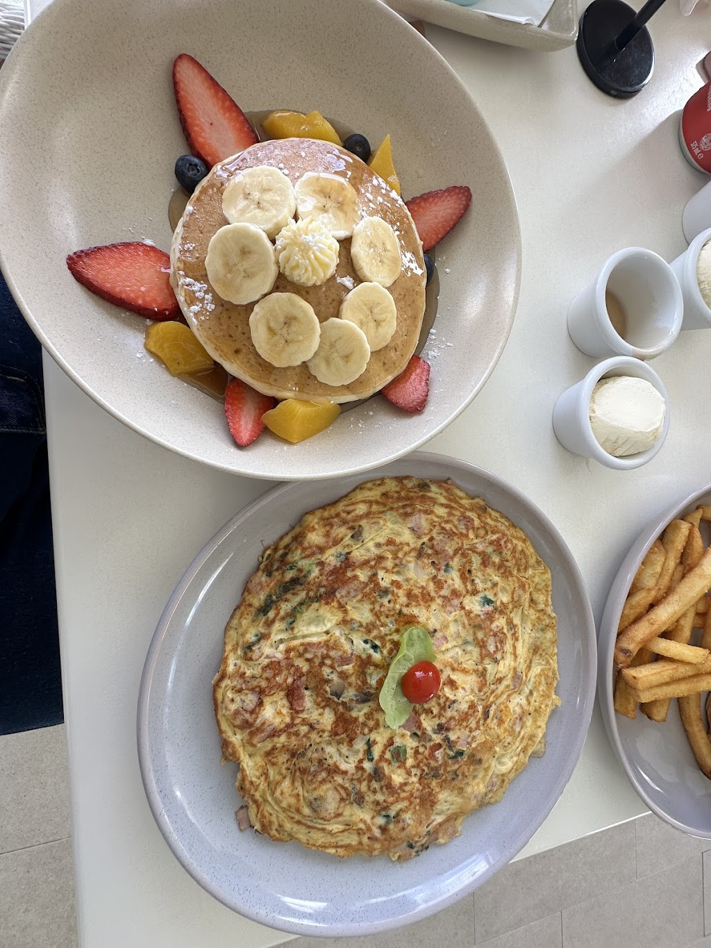 Calypso Bay Café | Calypso Bay Sales Office, 3 Recreation Pl, Jacobs Well QLD 4208, Australia | Phone: (07) 2100 0804
