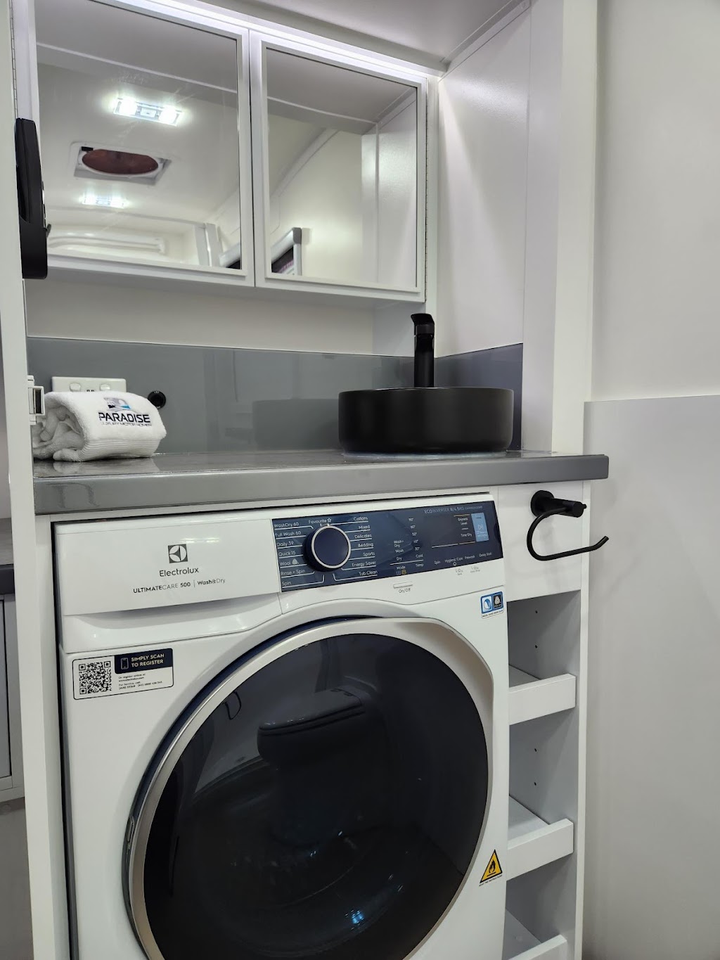 Paradise Luxury Motorhomes | 21 Dixon St, Yatala QLD 4207, Australia | Phone: (07) 3063 5168