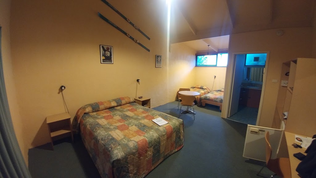 Harrietville Hotel Motel | 169 Great Alpine Rd, Harrietville VIC 3741, Australia | Phone: (03) 5759 2525