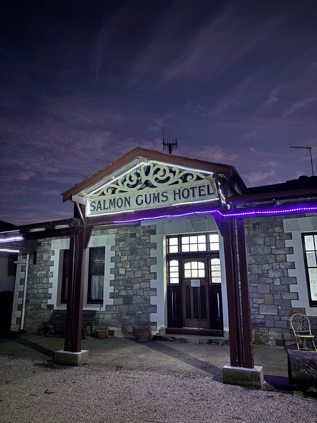 Salmon Gums Hotel | 18 Rogers St, Salmon Gums WA 6445, Australia | Phone: (08) 9078 5040