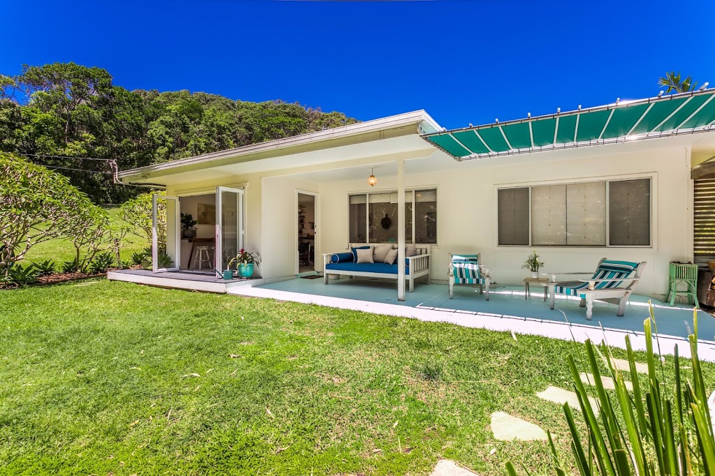 A PERFECT STAY Susans Beach House | 128 Broken Head Reserve Rd, Broken Head NSW 2481, Australia | Phone: 1300 588 277
