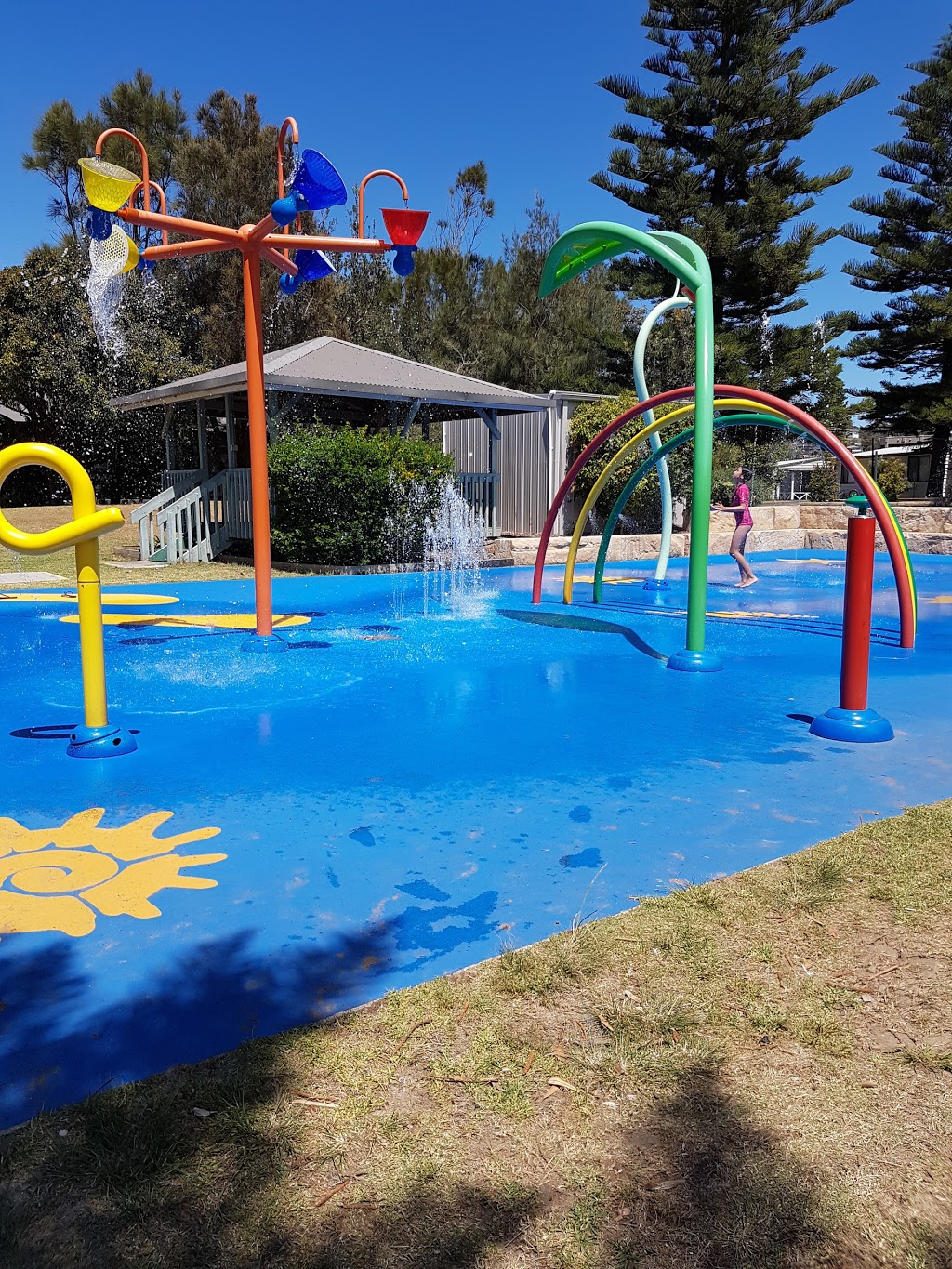 NRMA Sydney Lakeside Holiday Park | campground | 38 Lake Park Rd, North Narrabeen NSW 2101, Australia | 1800008845 OR +61 1800 008 845