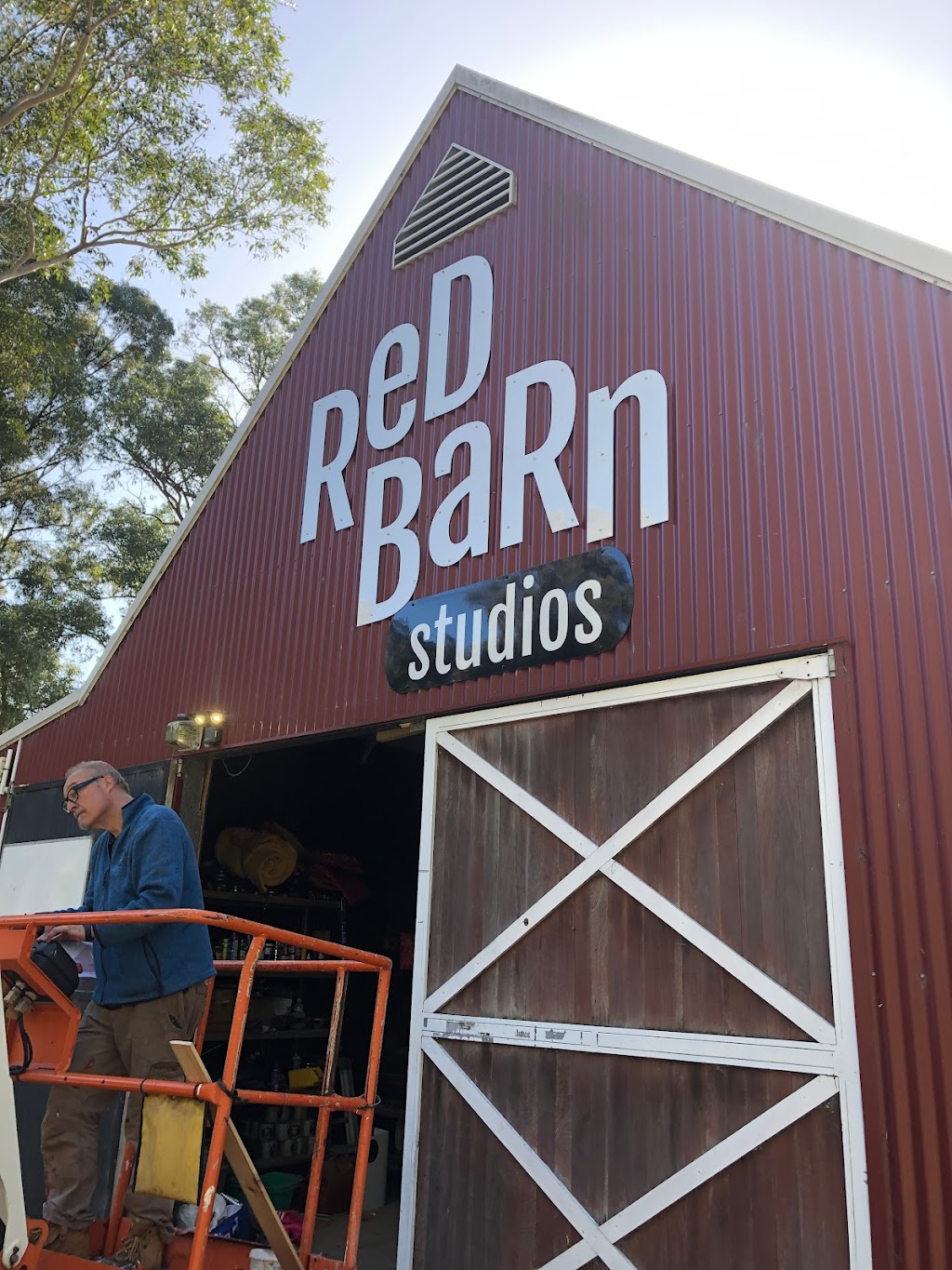 Red Barn Studios | 245 Frame Dr, Sawyers Gully NSW 2326, Australia | Phone: 0408 722 092