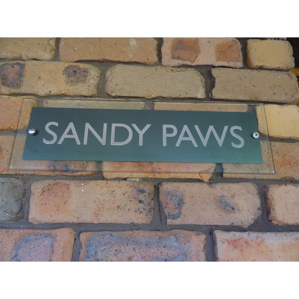 Sandy Paws | lodging | 11 Newth Pl, Surf Beach NSW 2536, Australia | 0412774751 OR +61 412 774 751