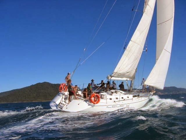 Iceberg Whitsundays | tourist attraction | 1 Shingley Dr, Airlie Beach QLD 4802, Australia | 0438240976 OR +61 438 240 976