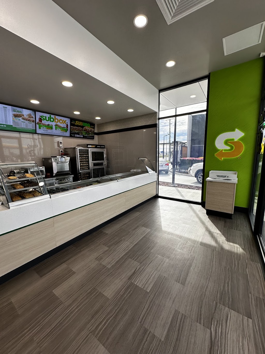 Subway Brendale | Shell Service Centre, 2 Linkfield Connection Road, Brendale QLD 4500, Australia | Phone: (07) 2000 0961