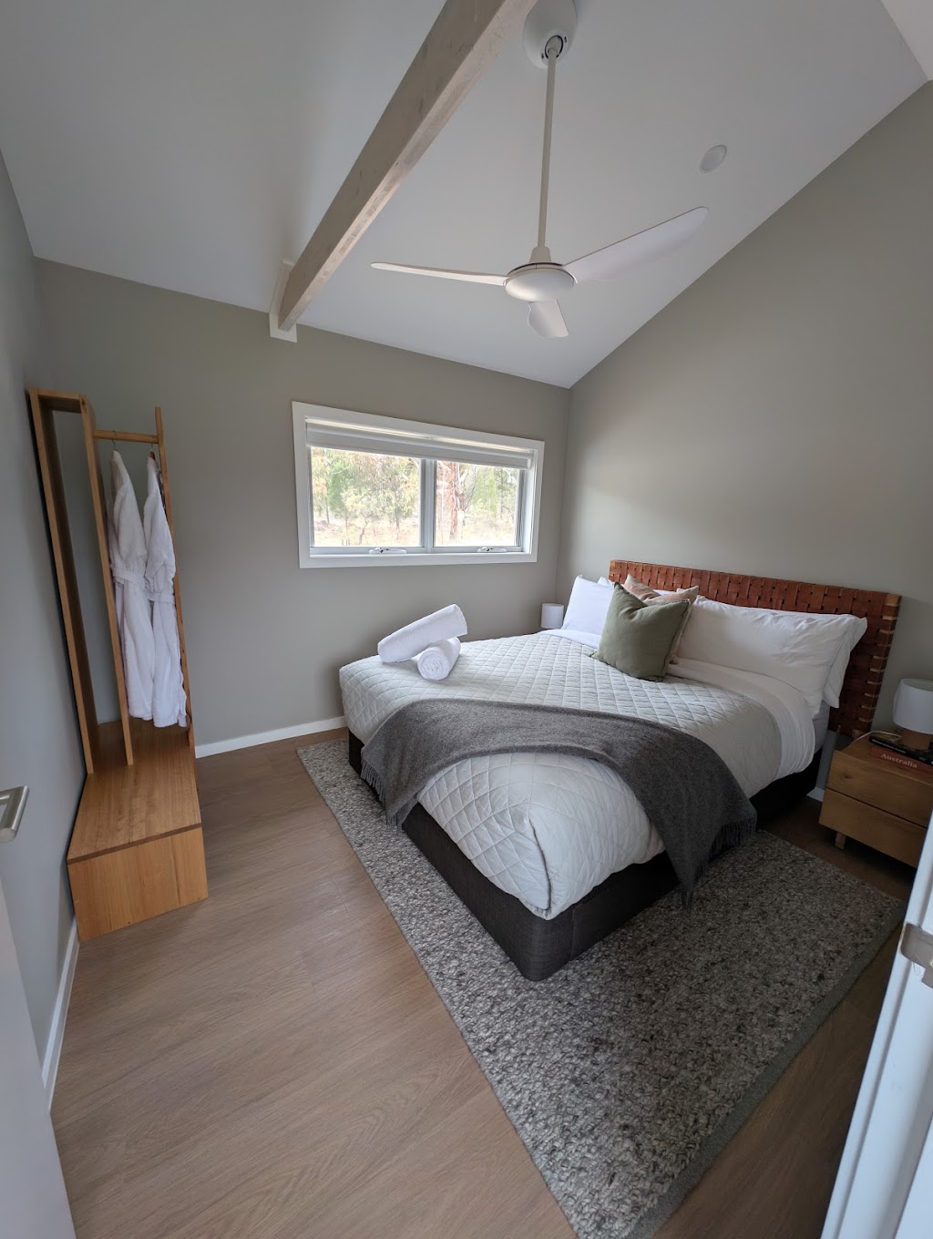 Rock Pool Park | 28064 New England Hwy, Ballandean QLD 4382, Australia | Phone: (07) 5641 0291