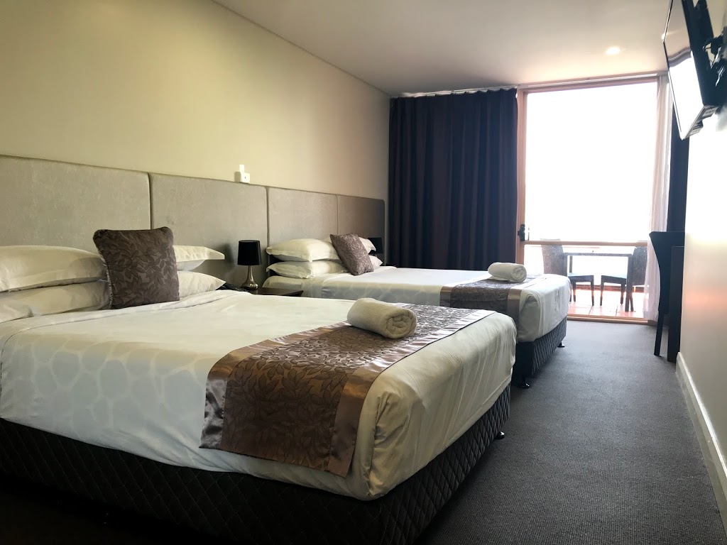 Ramada Resort by Wyndham Kooralbyn Valley | 1 Routley Dr, Kooralbyn QLD 4285, Australia | Phone: (07) 5544 6688