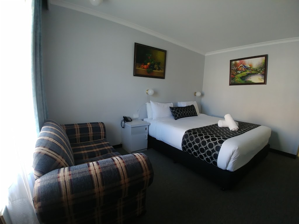 Queanbeyan Motel | 88 Crawford St, Queanbeyan NSW 2620, Australia | Phone: (02) 6297 1533