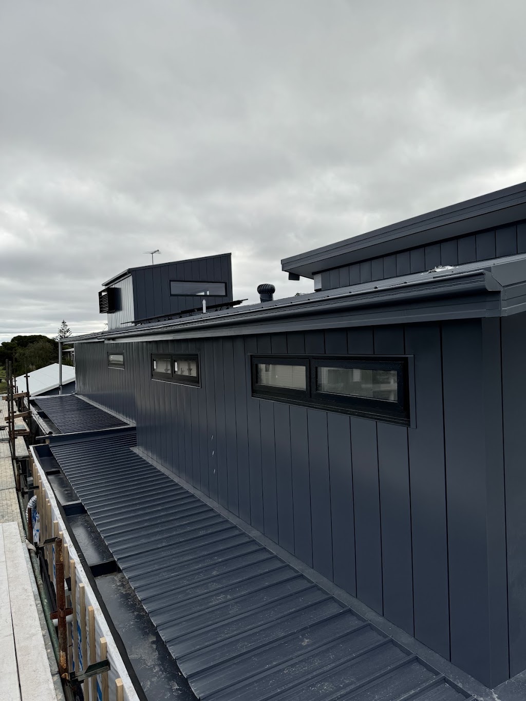 Southcoast roofing and plumbing | Unit 5/32 Boys Home Rd, Newhaven VIC 3925, Australia | Phone: 0409 566 264