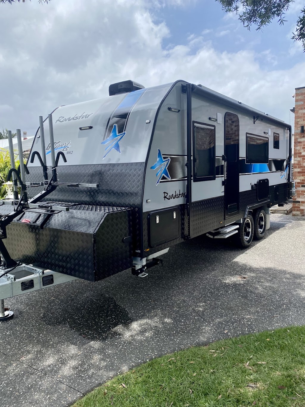 demure | 26 Thalassa Ave, East Corrimal NSW 2518, Australia | Phone: 0455 265 190