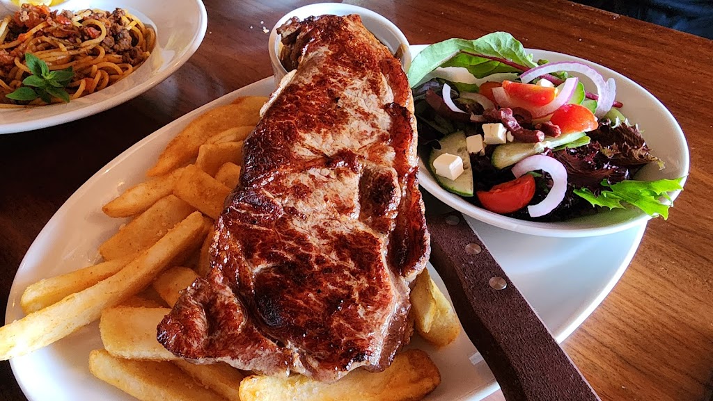 Scallywags Mallacoota | 14 Allan Dr, Mallacoota VIC 3892, Australia | Phone: (03) 4110 2059