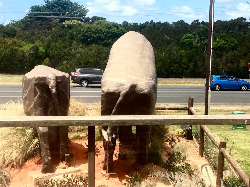 The Big Cows Statue | 930 Phillip Island Rd, Newhaven VIC 3925, Australia | Phone: (03) 5956 6600