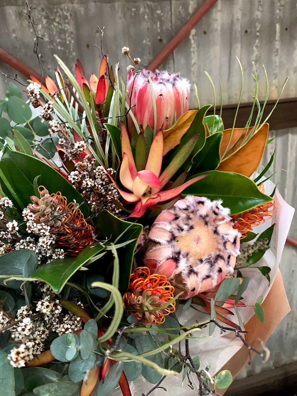 Twig and Bo Florist | florist | 2-6 Molloy St, Bulli NSW 2516, Australia | 0433273202 OR +61 433 273 202