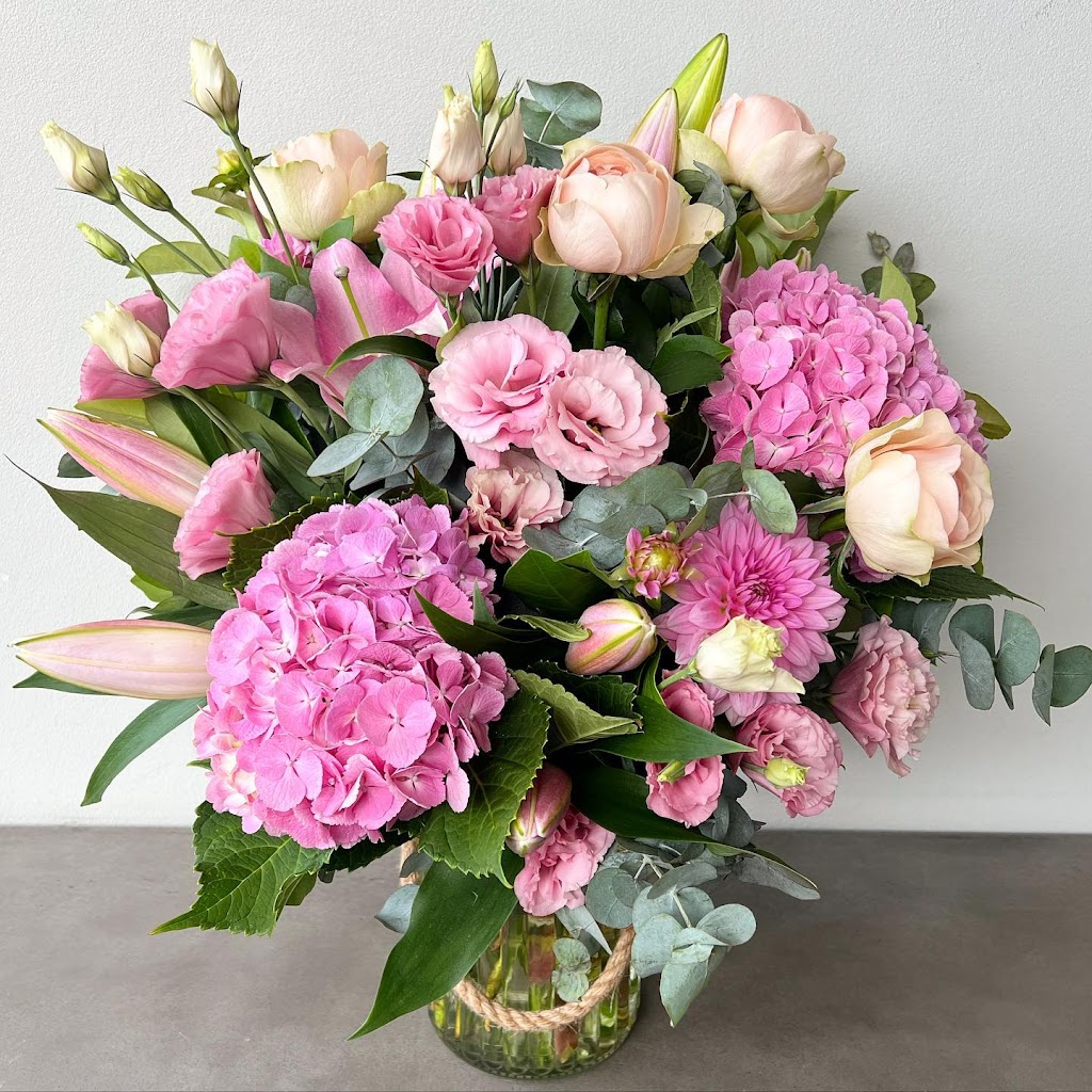 Flower & Co Boutique | Polding St, Smithfield NSW 2164, Australia | Phone: (02) 8730 8402