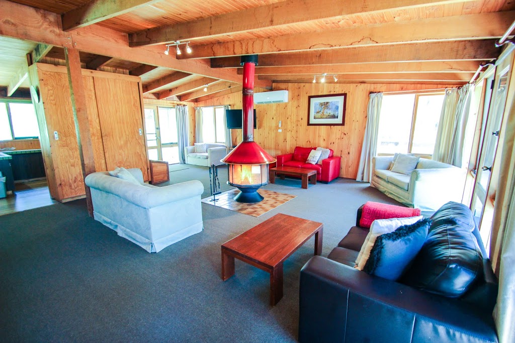 Sambar Lodge | lodging | 9 Cobungra Ct, Harrietville VIC 3741, Australia | 0357592555 OR +61 3 5759 2555