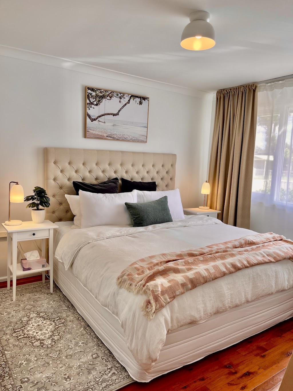 Sunshine Retreat: Modern 3BR Haven | 12A Oxford St, St Marys NSW 2760, Australia | Phone: 0406 545 472
