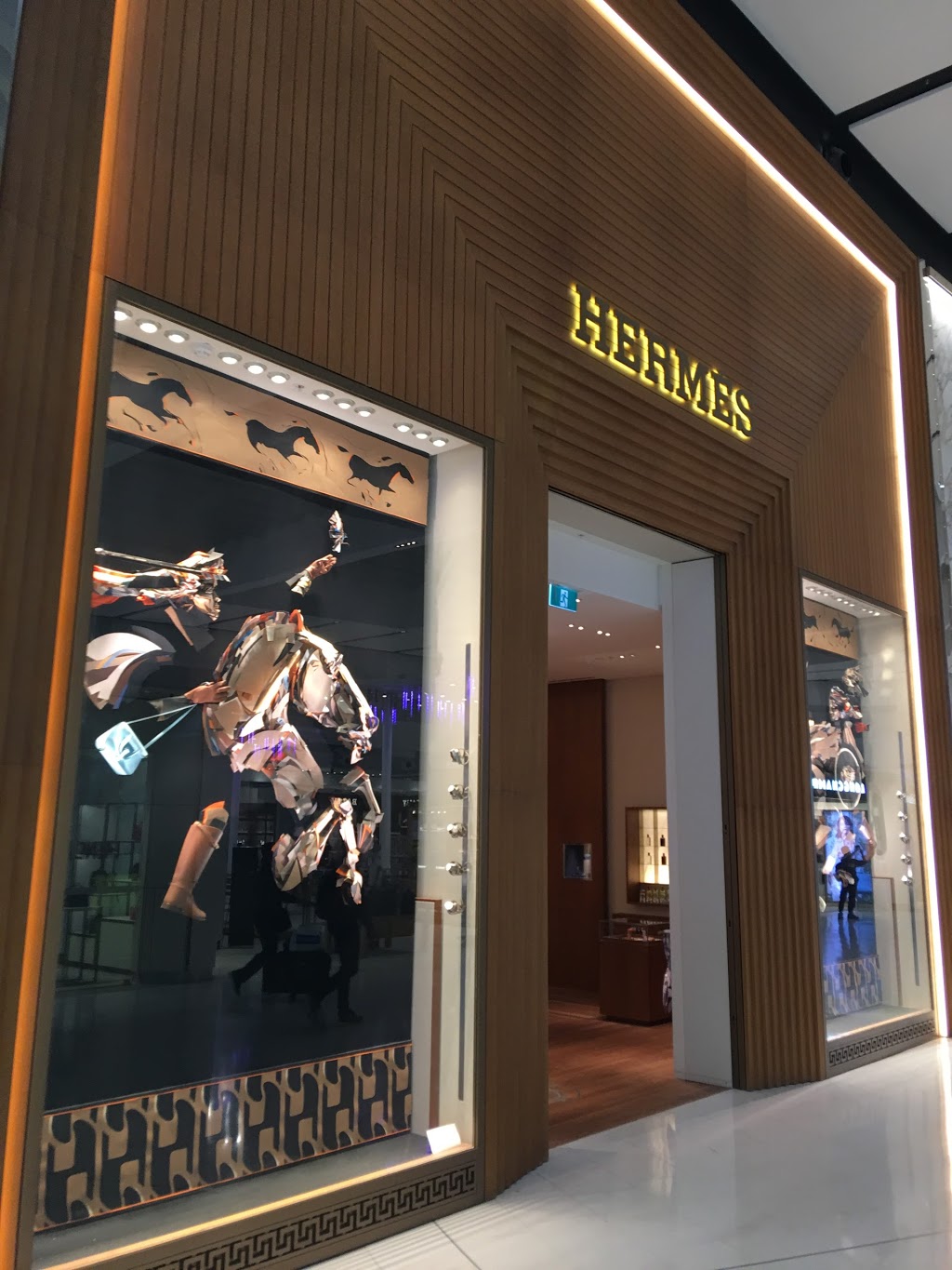 Hermès Sydney International Airport | clothing store | 184 Centre Rd, Mascot NSW 2020, Australia | 0296679605 OR +61 2 9667 9605