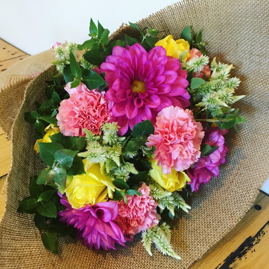 Flowers by Melly B | florist | 18 Darryl Pl, Gymea Bay NSW 2227, Australia | 0404866973 OR +61 404 866 973