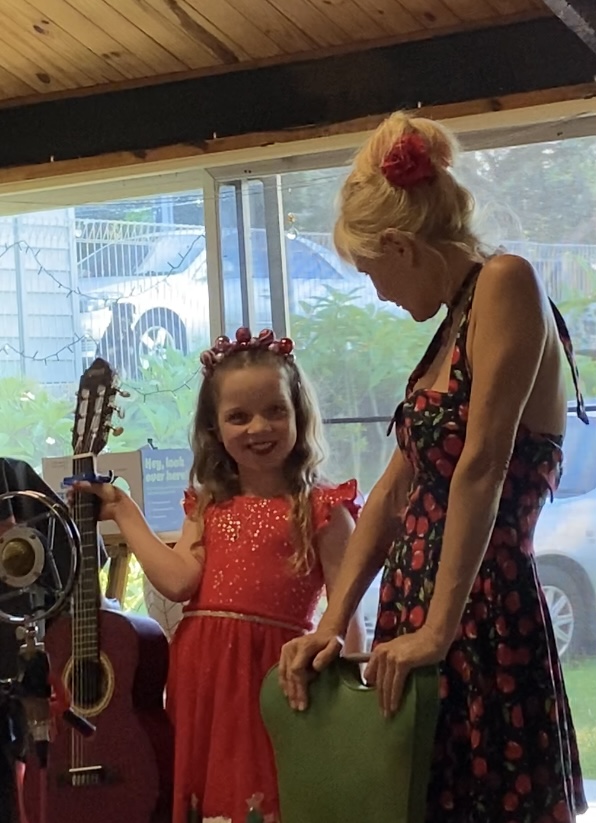 Guitar/Uke/Singing Tuition - Coffs Harbour | 98 Ironbark Ave, Sandy Beach NSW 2456, Australia | Phone: 0407 718 650