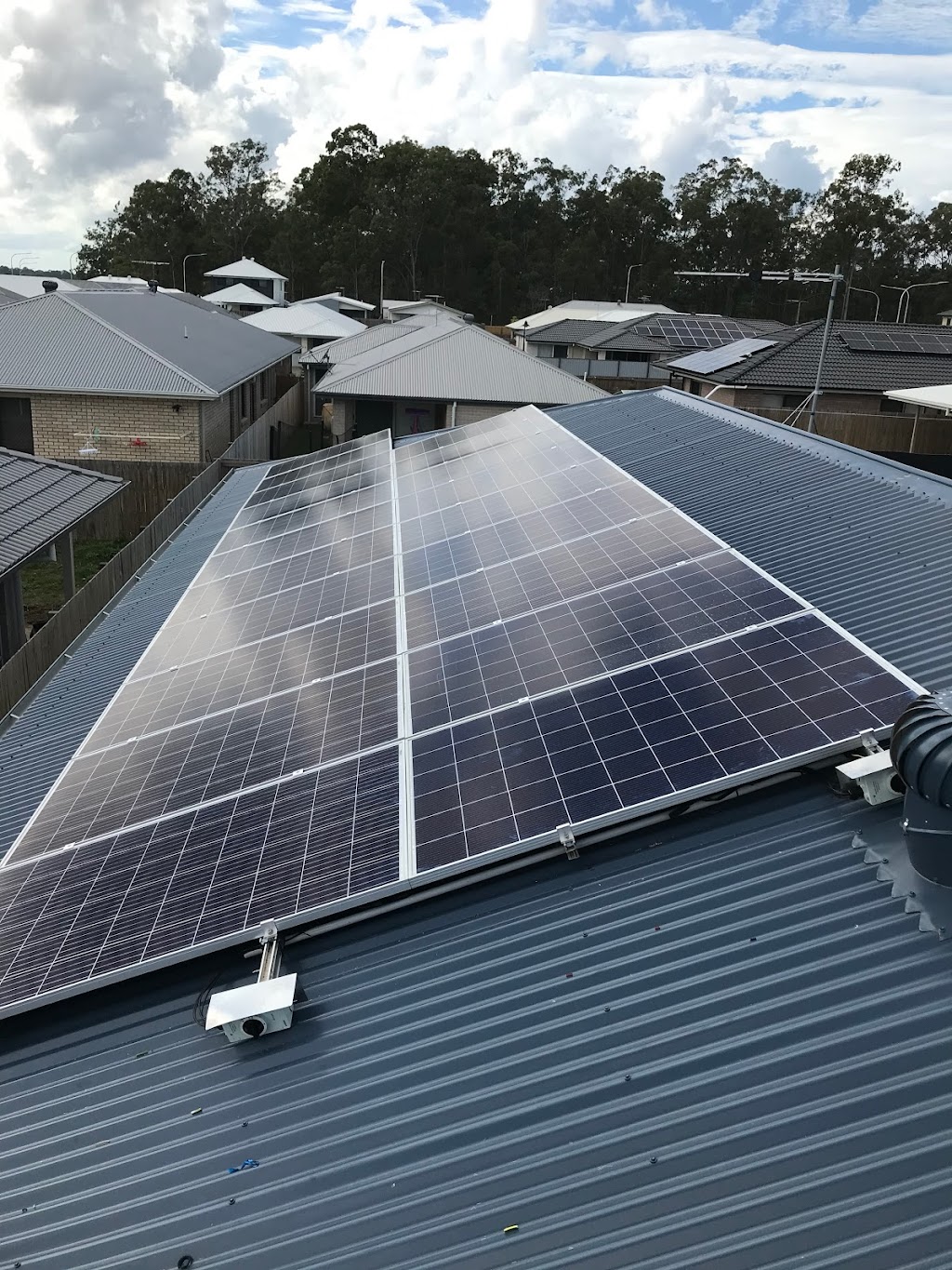 Brisbane Solar Works |  | 2 Juniper Cct, Stretton QLD 4116, Australia | 0411798012 OR +61 411 798 012