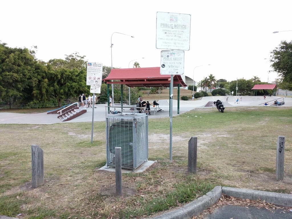 Redcliffe Skate Park | amusement park | 437 Oxley Ave, Redcliffe QLD 4020, Australia | 0732050555 OR +61 7 3205 0555