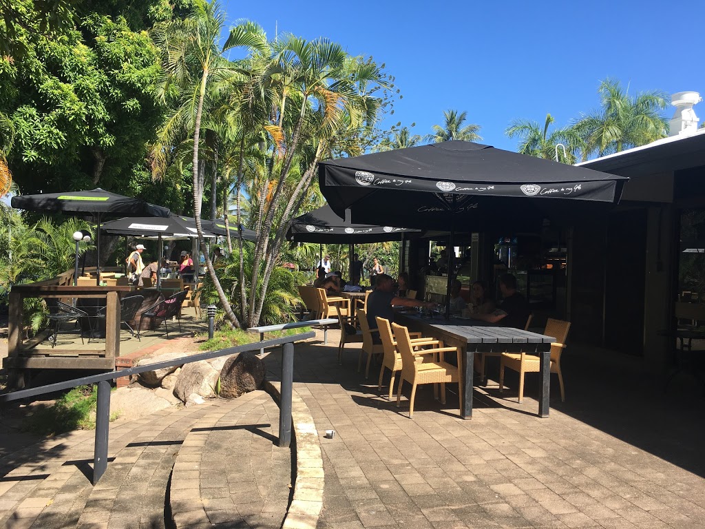 The Bikini Tree Cafe & Restaurant | cafe | 1-4 Marine Parade, Arcadia QLD 4819, Australia | 0747785540 OR +61 7 4778 5540