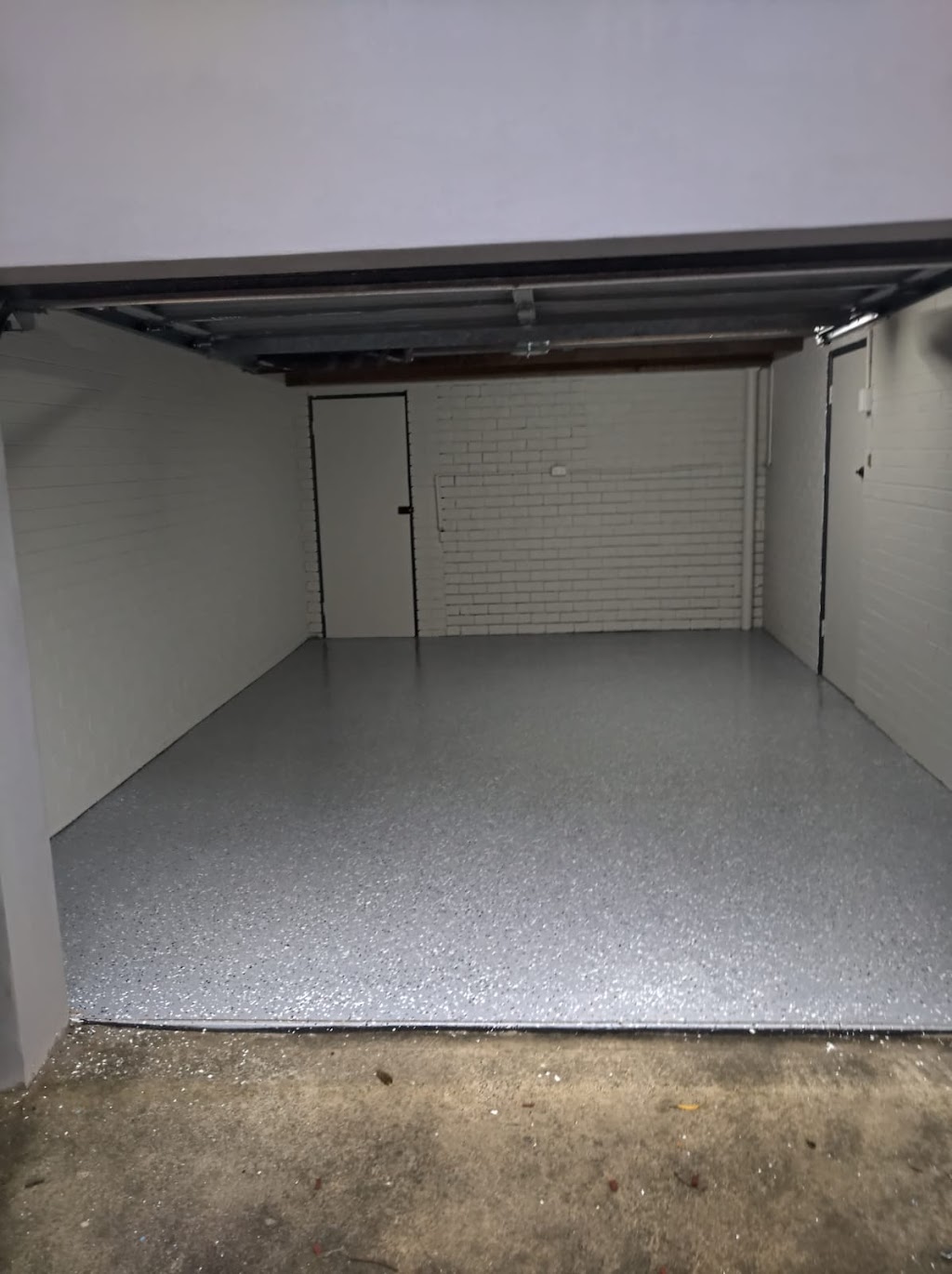 dimond epoxy flooring | 27 Hackney Ave, Box Hill NSW 2765, Australia | Phone: 0422 840 123