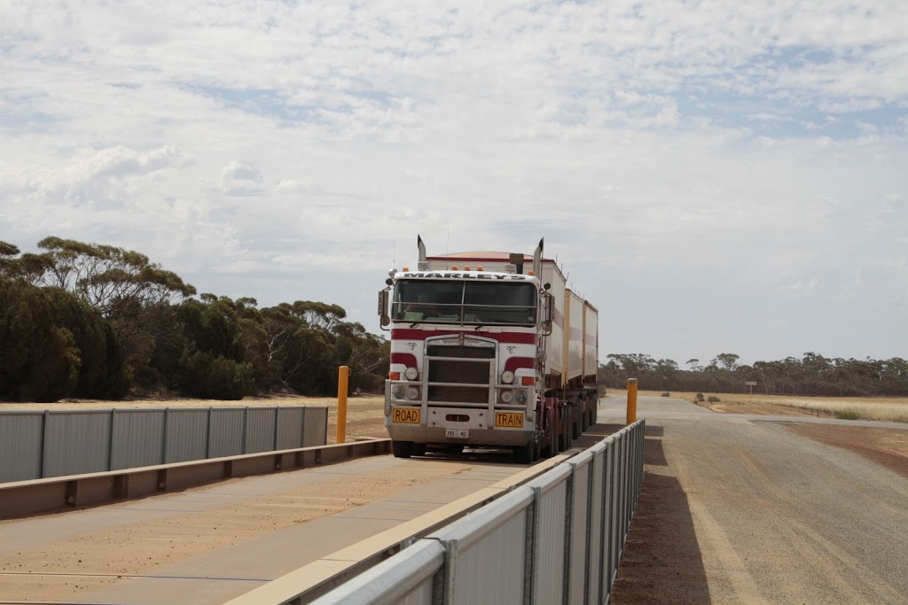 Marleys Transport | 37 Armstrong Rd, Hope Valley WA 6165, Australia | Phone: (08) 9410 4600