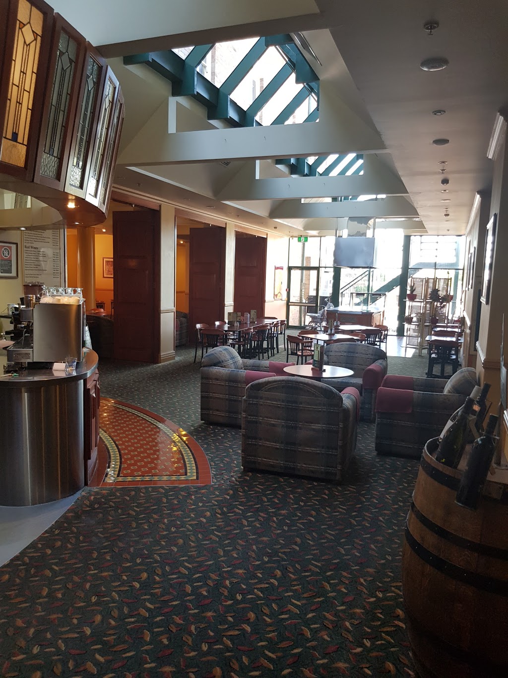 Victoria Hotel | lodging | 384 Banna Ave, Griffith NSW 2680, Australia | 0269621299 OR +61 2 6962 1299