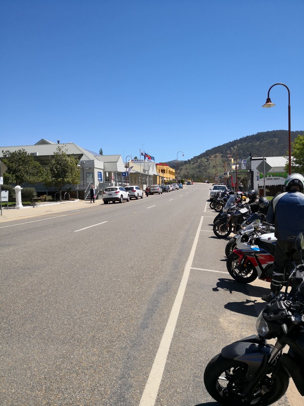 Omeo Ski Hire & Service Station | gas station | 196 Day Ave, Omeo VIC 3898, Australia | 0351591600 OR +61 3 5159 1600