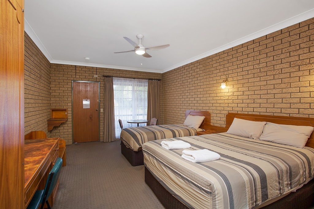 Manifold Motor Inn | 295 Manifold St, Camperdown VIC 3260, Australia | Phone: 1800 816 915