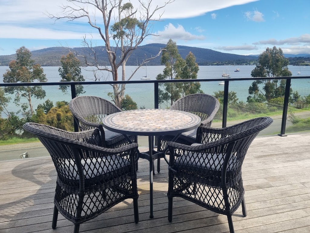 Dover Bay Cottages | 49 Bay View Rd, Dover TAS 7117, Australia | Phone: 0486 045 888