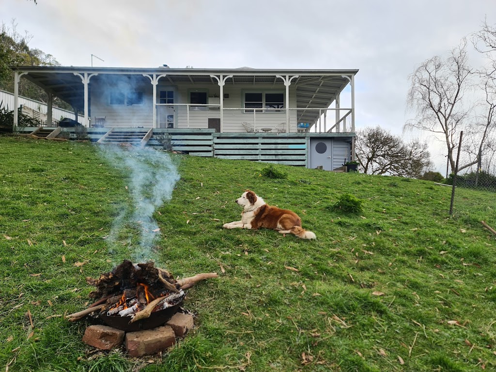 Nippards Nature Cottage | 305 Nippards Track, Woorarra West VIC 3960, Australia | Phone: 0421 043 090