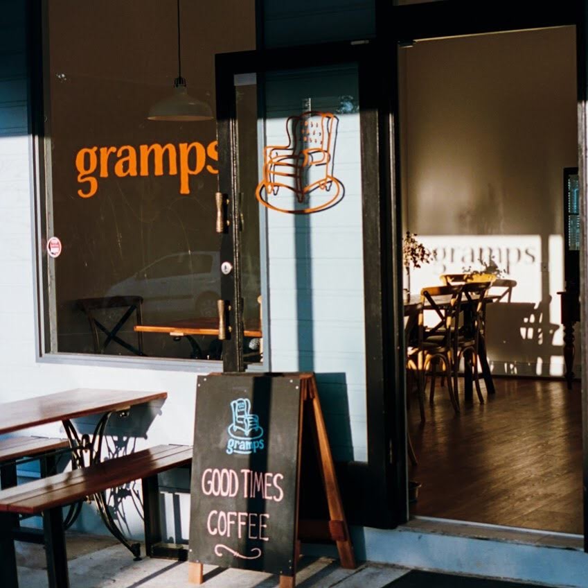 Gramps Cafe | cafe | 110 Windsor Rd, Red Hill QLD 4059, Australia | 0733684013 OR +61 7 3368 4013