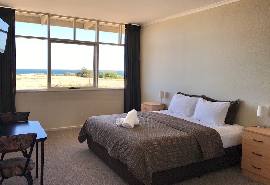 Highway One Motel Ceduna | 35 Eyre Hwy, Ceduna SA 5690, Australia | Phone: (08) 8625 2208