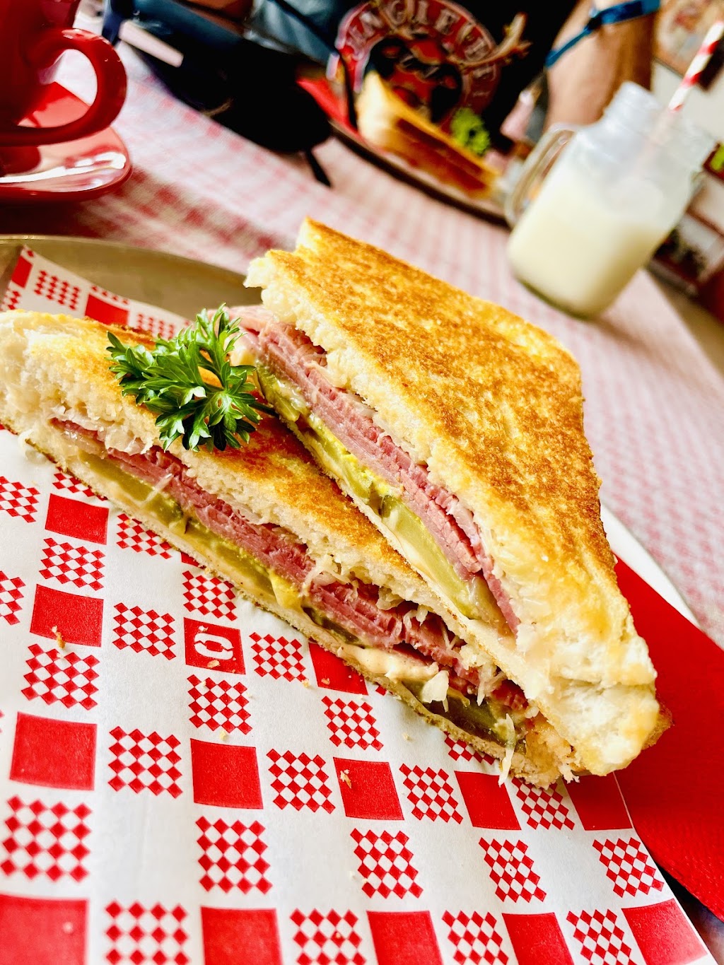 DAYUM CAFE | Shop 2/95 Ipswich St, Esk QLD 4312, Australia | Phone: (07) 5424 1751
