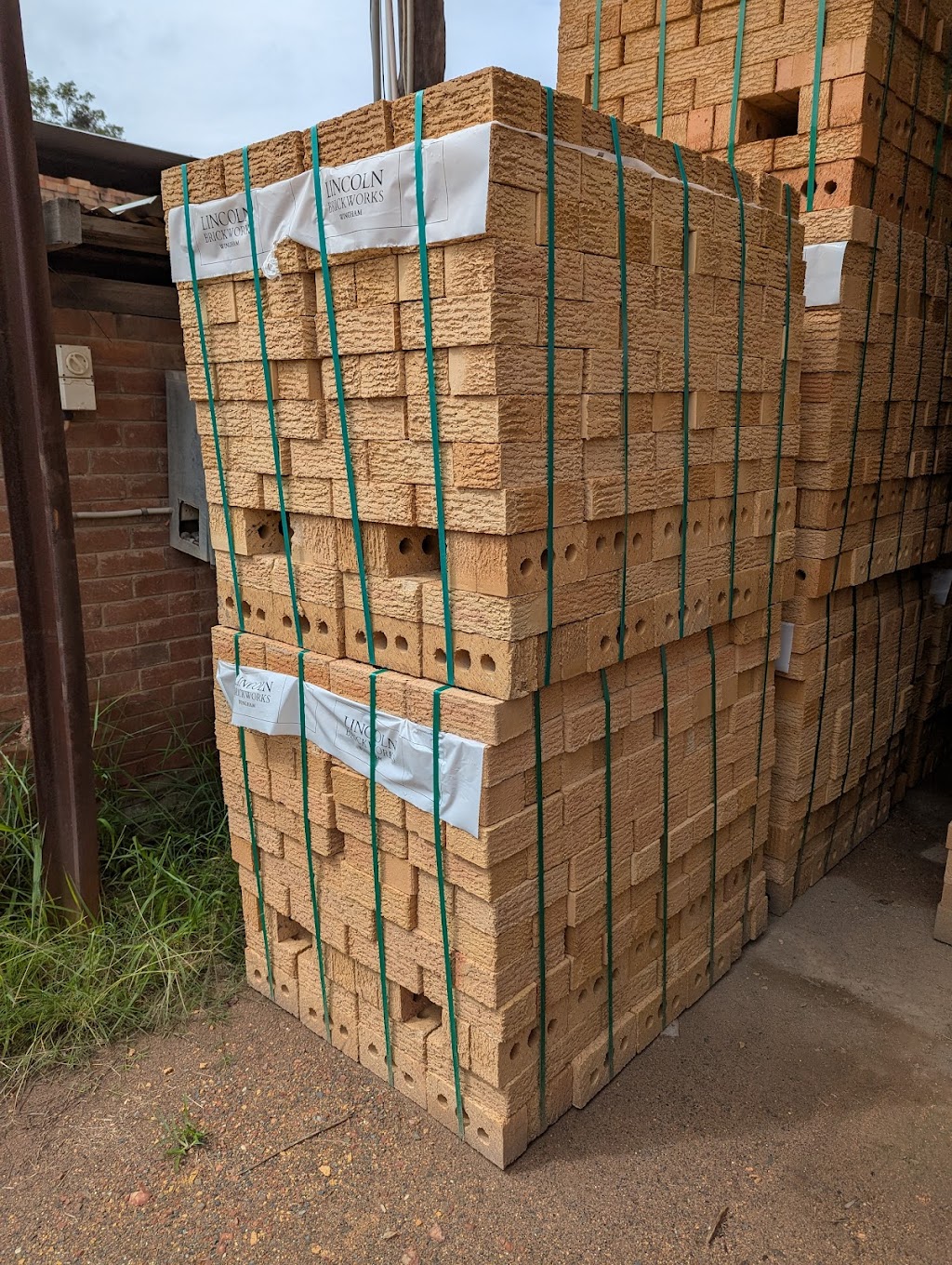 Lincoln Bricks Works Wingham | 894 Wingham Rd, Wingham NSW 2429, Australia | Phone: (02) 6553 4322