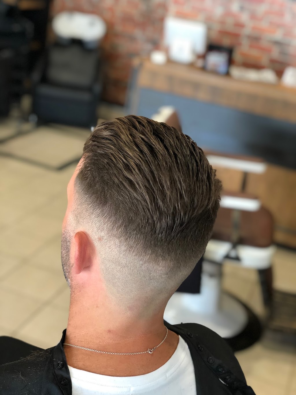 Park Ave Barbers & Hairdressing | hair care | Shop 2/27 Park Ave, Burleigh Heads QLD 4220, Australia | 0755760177 OR +61 7 5576 0177