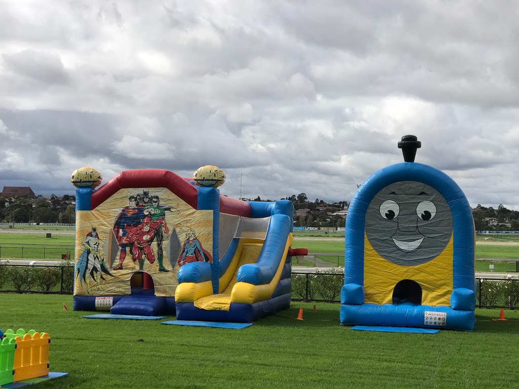 Jumping castle hire Melbourne | 28 Banjo Circuit, Lynbrook VIC 3975, Australia | Phone: 0431 811 677