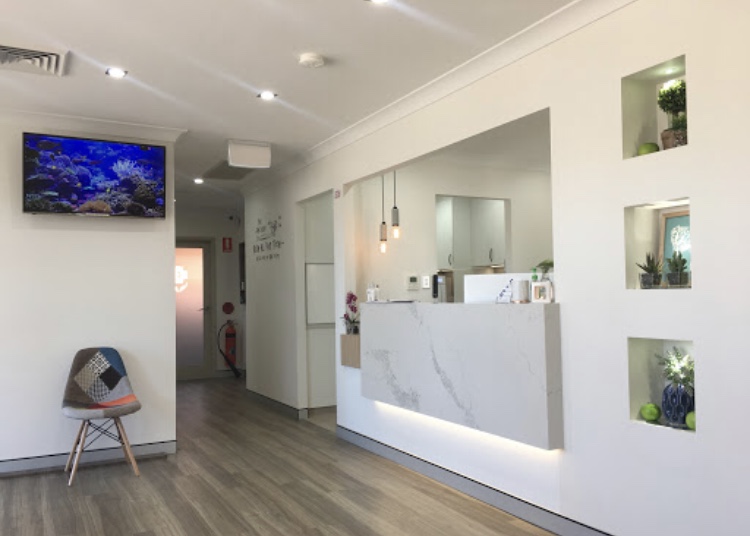 White & Bright Family Dental | Dentist Moorebank | 95 Nuwarra Rd, Moorebank NSW 2170, Australia | Phone: (02) 9601 5031