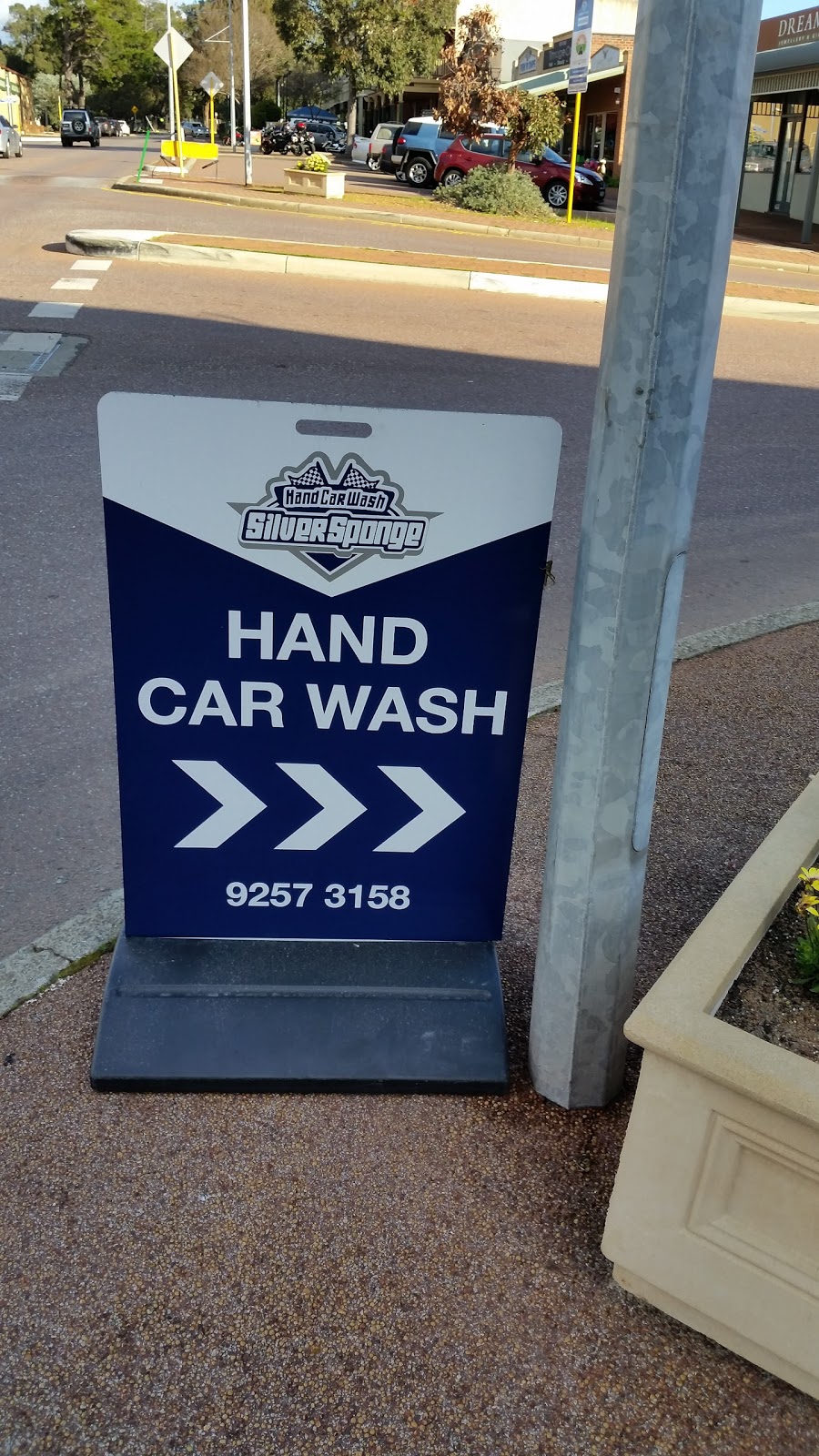 Silver Sponge Carwash | car wash | 39 Railway Rd, Kalamunda WA 6076, Australia | 0892573158 OR +61 8 9257 3158