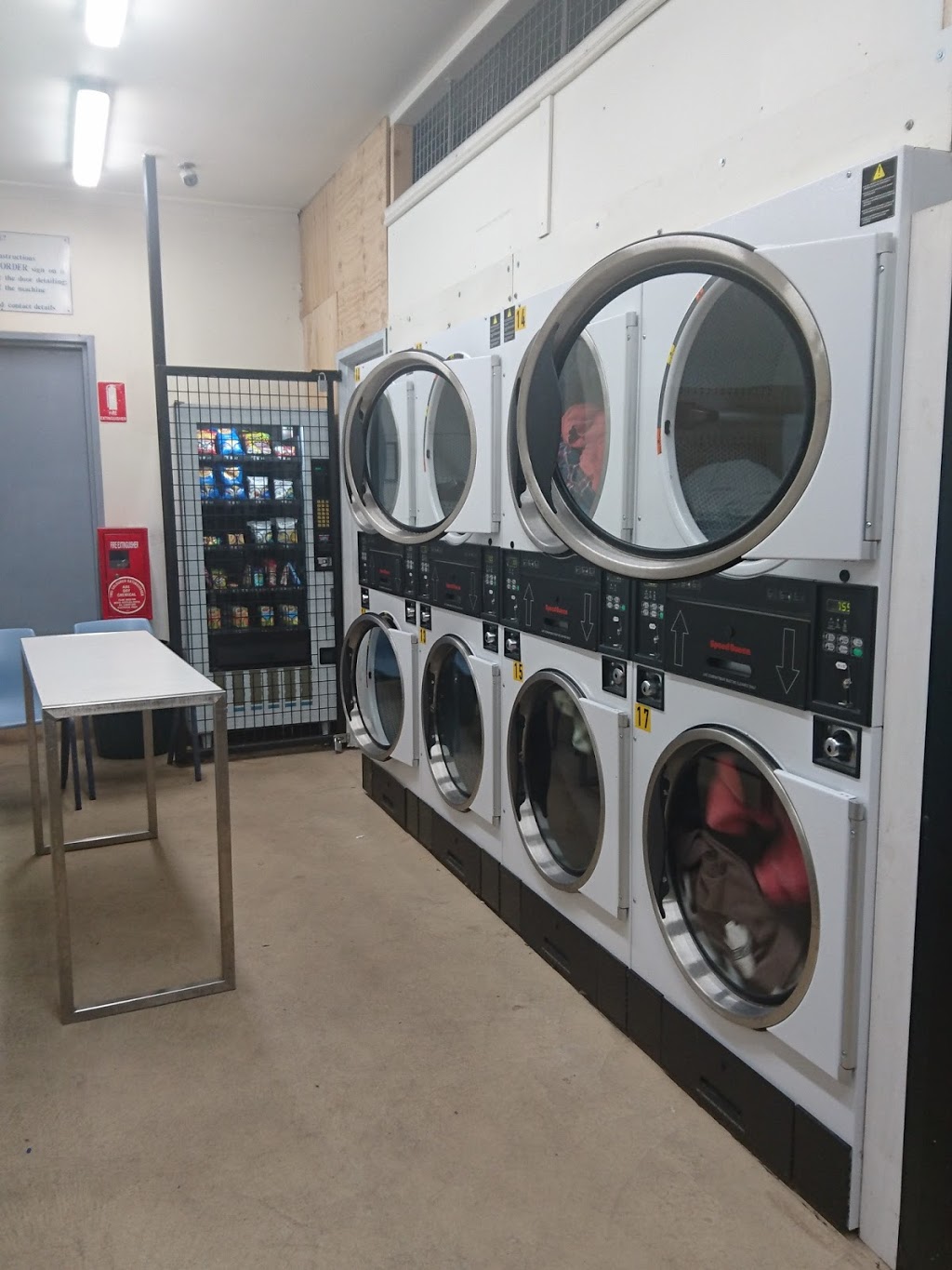 Coin Laundry | 121 Kangaroo Rd, Hughesdale VIC 3166, Australia