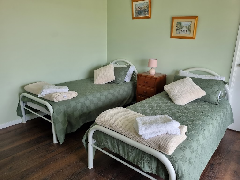 Cottonvale Country Lodge | 208 Thulimbah School Rd, Cottonvale QLD 4375, Australia | Phone: 0448 882 892