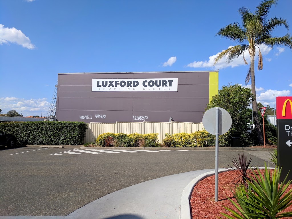 Luxford Court Shopping Centre | 10 Zoe Pl, Mount Druitt NSW 2770, Australia