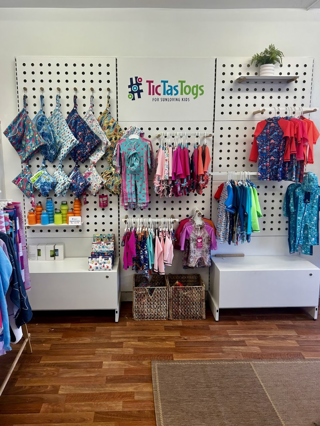 Tic Tas Togs Swimwear | Shop 4/107 Ocean St, Dudley NSW 2290, Australia | Phone: 0414 729 297