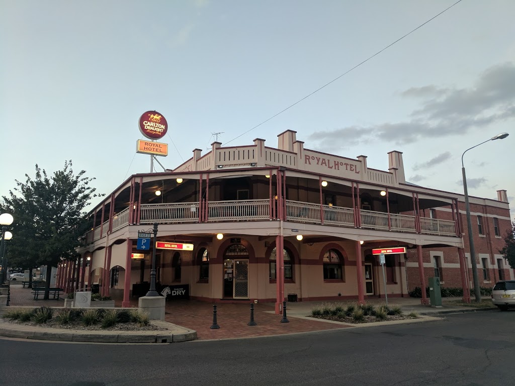 Royal Hotel Corowa | cafe | 95 Sanger St, Corowa NSW 2646, Australia | 0260330301 OR +61 2 6033 0301