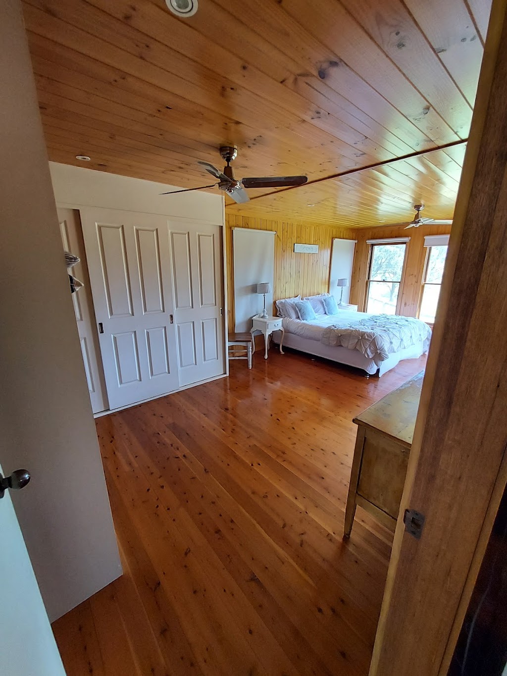 The Willows Cottage | Barrengarry NSW 2577, Australia | Phone: 0401 178 104