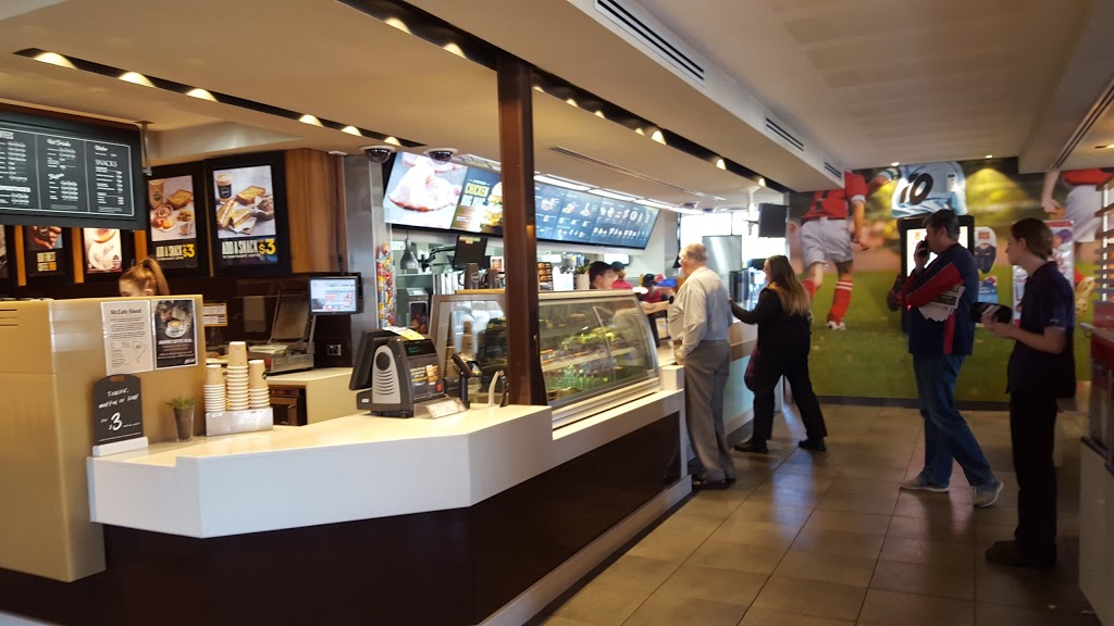 McDonalds Edgeworth | cafe | 631 Main Road Corner, Impala St, Edgeworth NSW 2285, Australia | 0249587444 OR +61 2 4958 7444